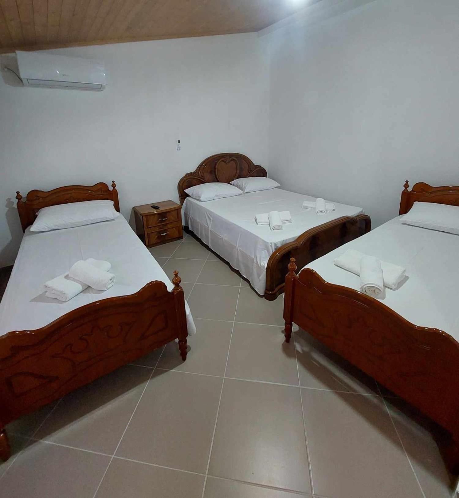 Guest House Xhaferaj Μπεράτ Εξωτερικό φωτογραφία