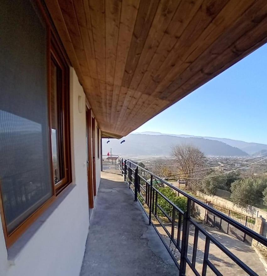 Guest House Xhaferaj Μπεράτ Εξωτερικό φωτογραφία