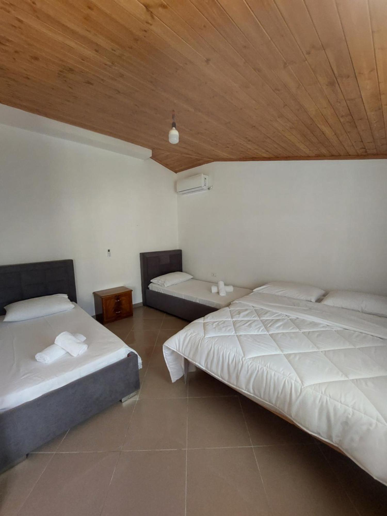 Guest House Xhaferaj Μπεράτ Εξωτερικό φωτογραφία